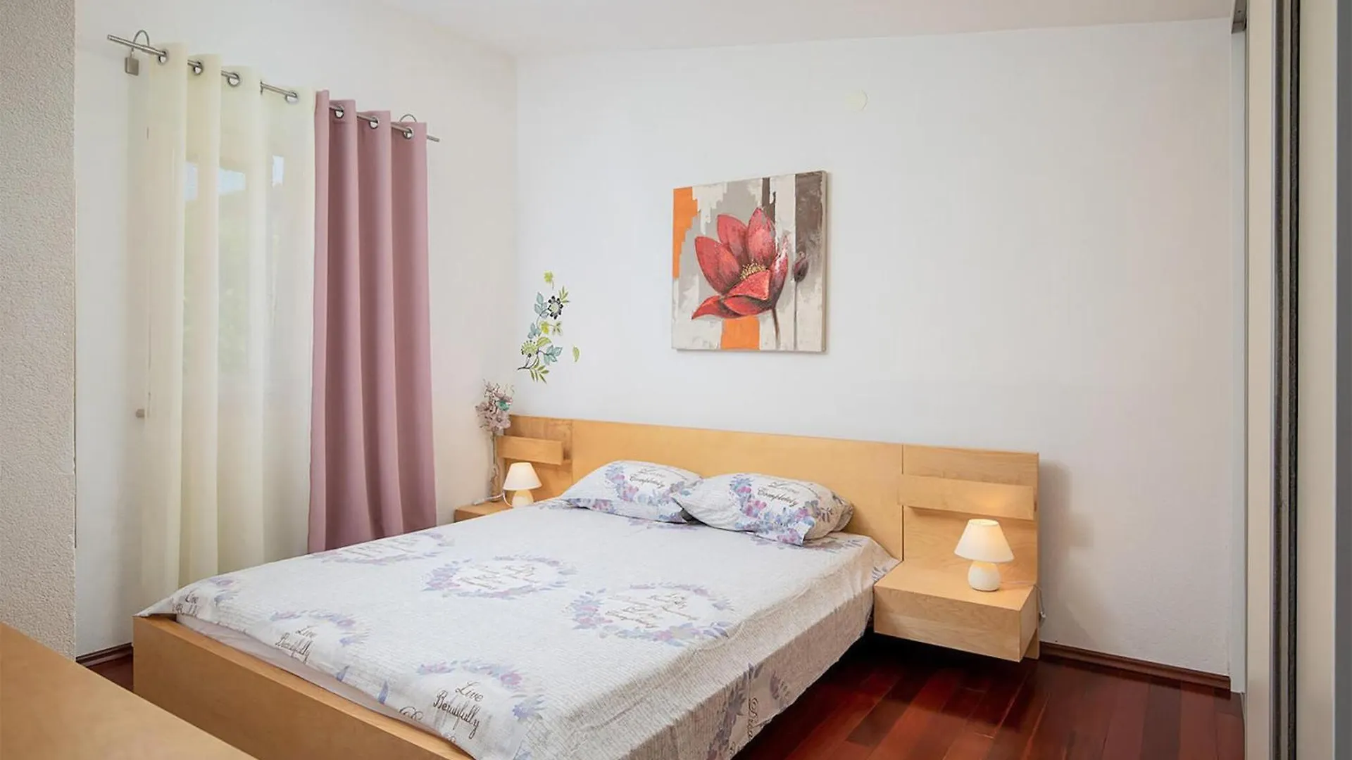 Beautiful Home In Valbandon With Kitchen Hırvatistan