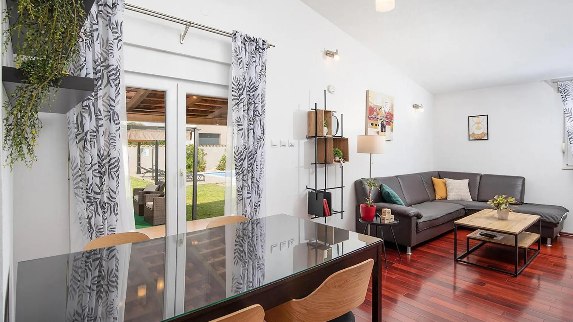 Beautiful Home In Valbandon With Kitchen Holiday home